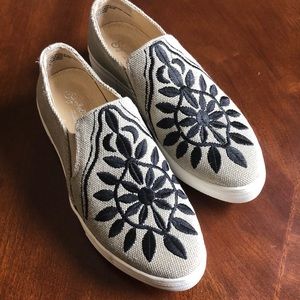 Seychelles embroidered sunshine burlap sneaker 6.5